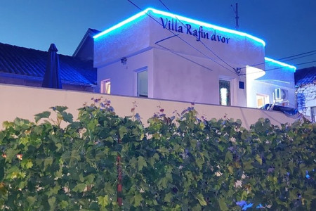 Villa Rafin dvor